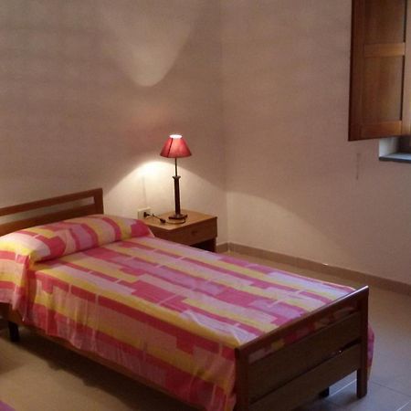 تريكينا Agriturismo Collevento الغرفة الصورة