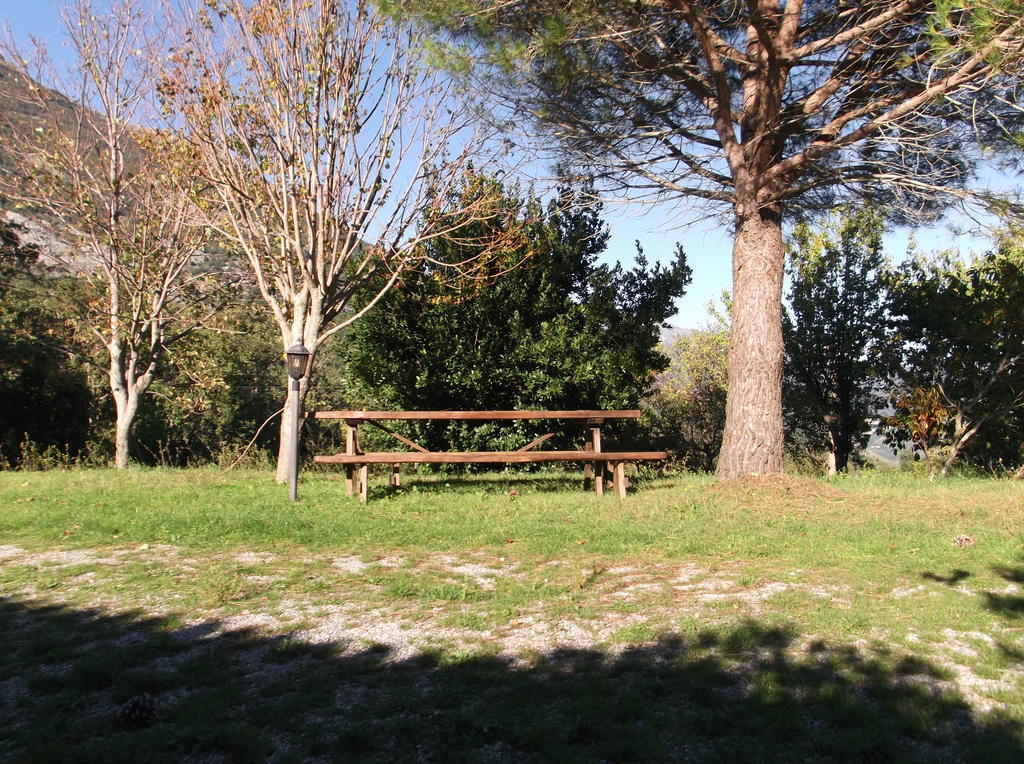 تريكينا Agriturismo Collevento المظهر الخارجي الصورة