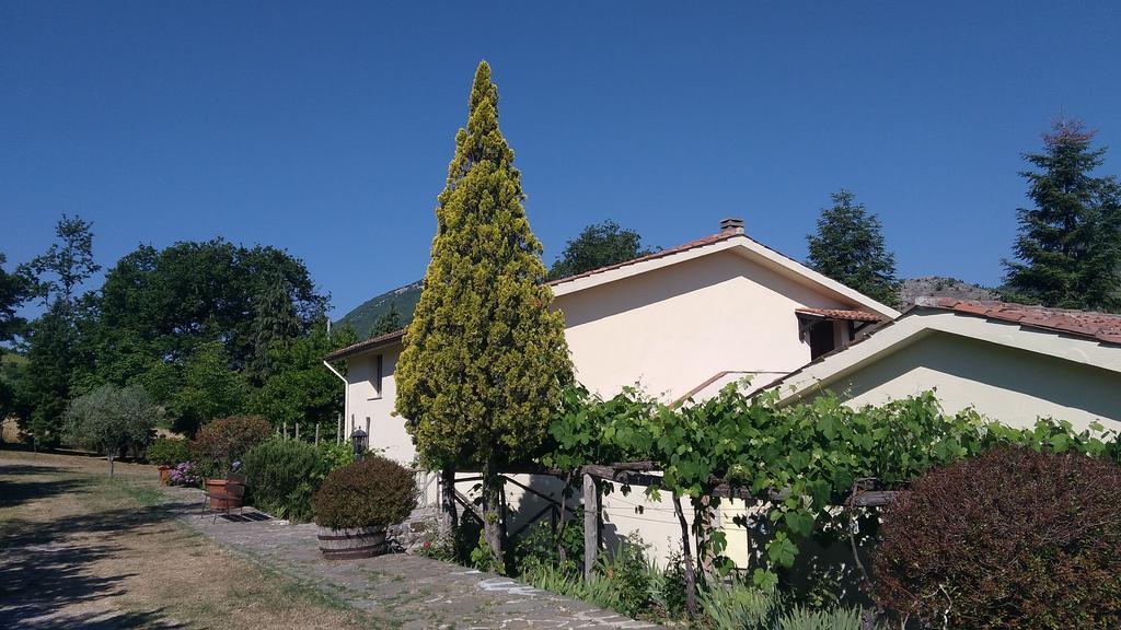 تريكينا Agriturismo Collevento المظهر الخارجي الصورة